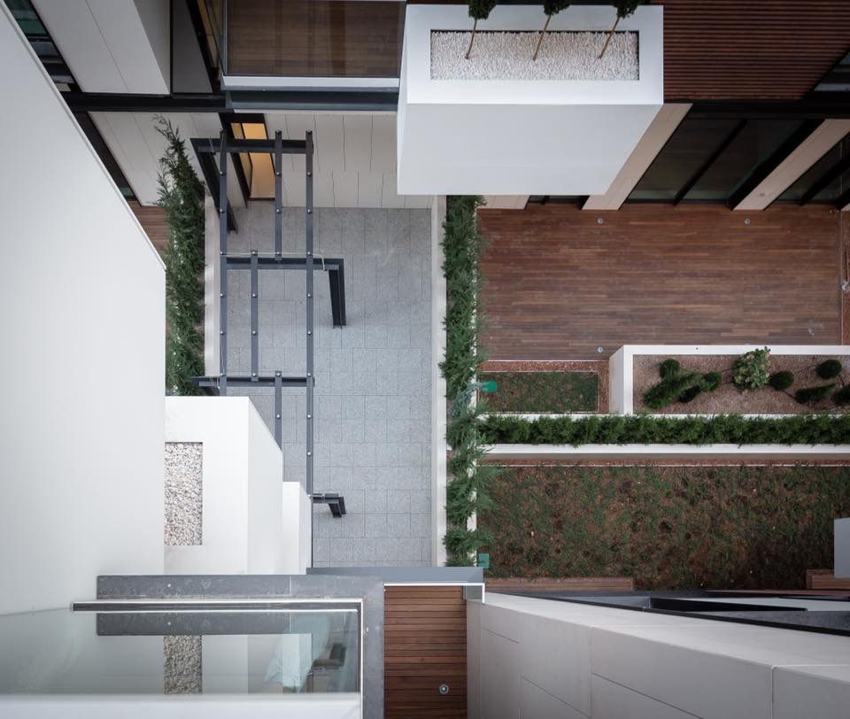 One Charles de Gaulle - Poză 6