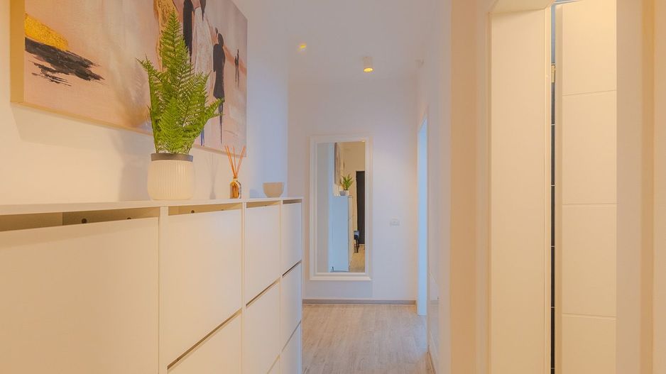 Apartament 3 camere, ultracentral, Oradea. 250 000 E + TVA. Comision 0 - Poză 7