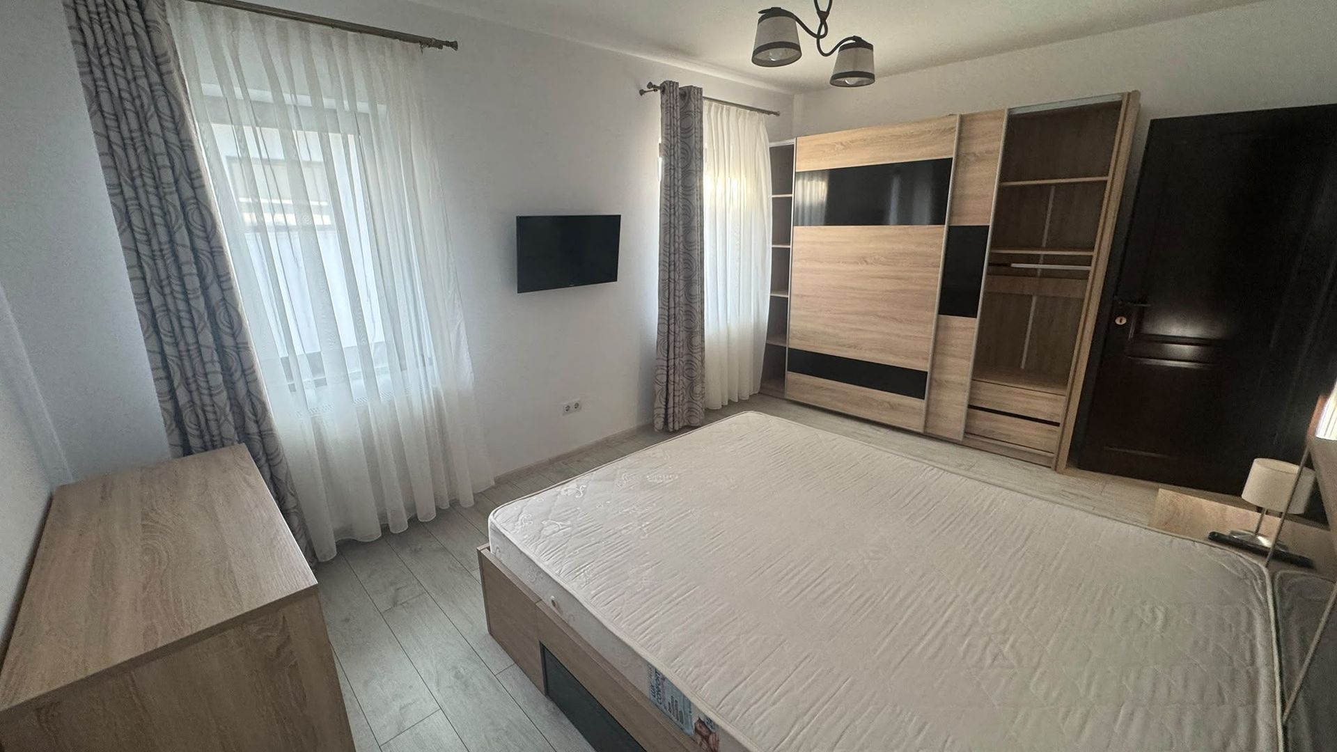 Casă 4 camere de inchiriat, carport, curte 180 mp - C. Arhitectilor - Poză 27