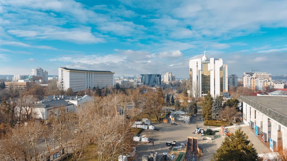 De închiriat apartament, 2 dormitoare, str. Teatrală 3, Centru. - Poză 9