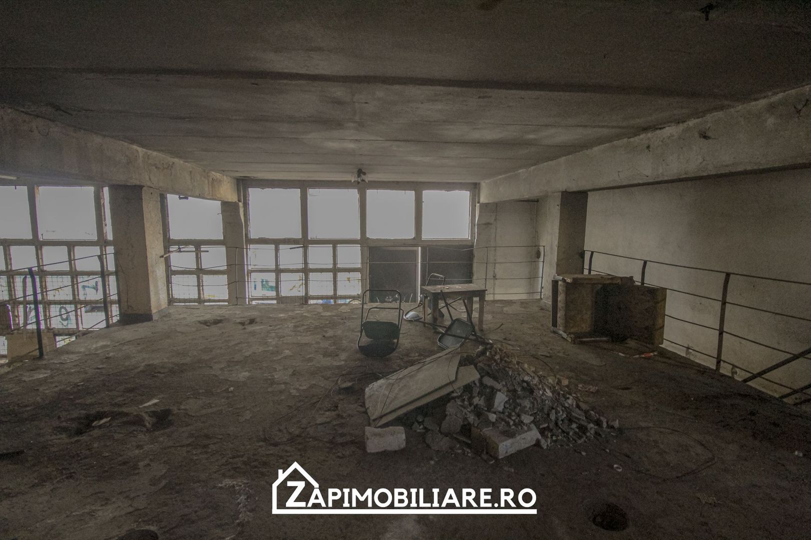 Cladire 3 nivele 529 mp utili - zona Poli 2 - - Poză 6