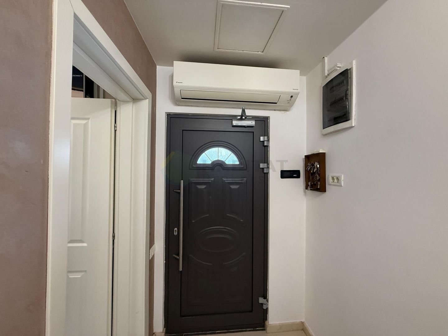 Casă  de inchiriat 4 camere, mobilată lux, curte 70 mp – Cosmopolis - Poză 12