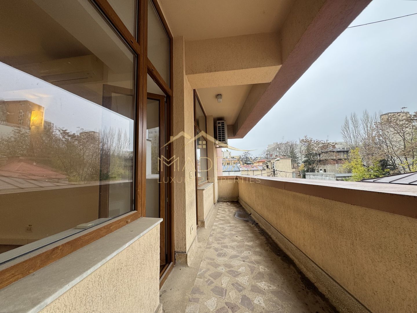 Vila centrala cu 13 camere *460mpu* + garaj // Dorobanți - Poză 30