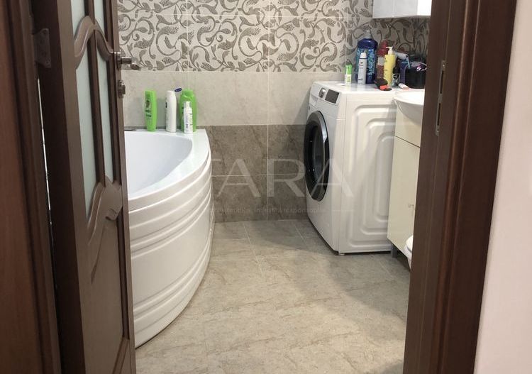 Vand apartament 2 camere zona Urusagului - Poză 6