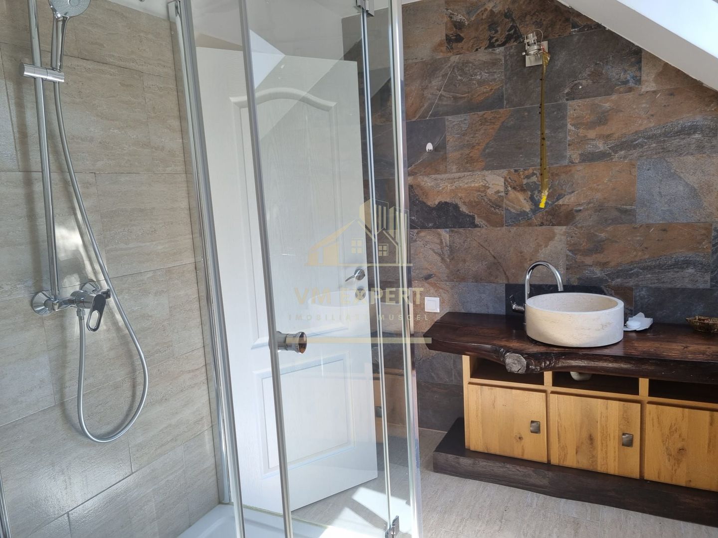 CONAC BEREVOIESTI CU TEREN 8670 MP INTRAVILAN, PRET 200000 EURO - Poză 2