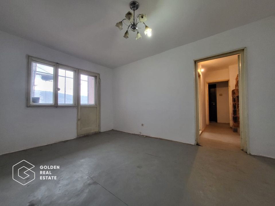 Apartament 4 camere, decomandat, oras Lipova - Poză 1