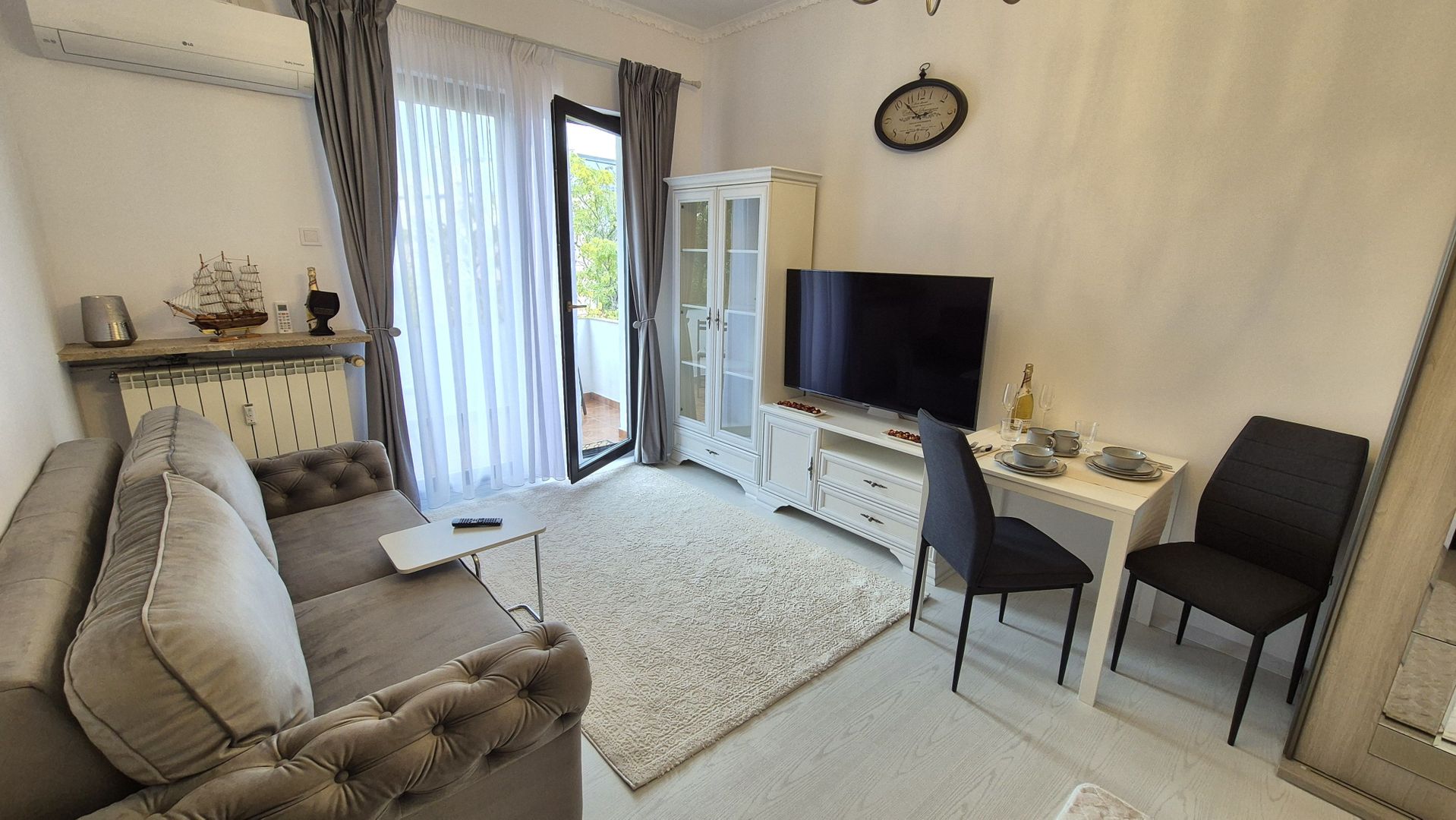 Garsonieră Modernă și Elegantă - Magheru - Romana - Poză 4