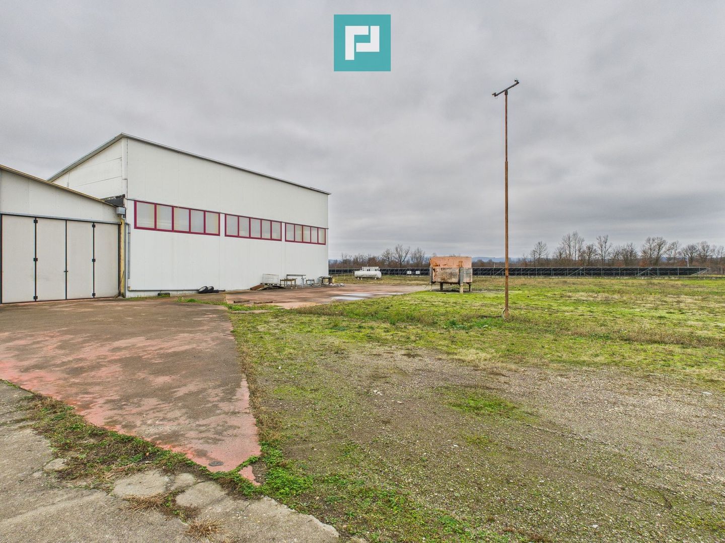 Hală de producție, cu birouri și teren, în Sebiș - Poză 59