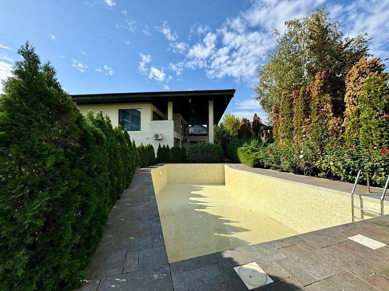 Vila lux de vanzare in cel mai dorit complex din Erou Iancu Nicolae-locatie rara - Poză 38