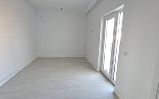 Duplex spatios cu garaj si pereti dublii - Poză 17