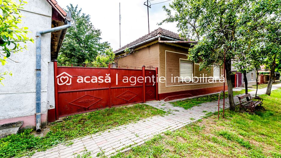 Casă cu 3 camere Peregul Mic - Poză 1