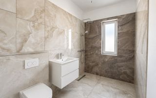 Apartament nou cu 3 camere si 2 bai. Finisaje la alegere. Etaj 1. - Poză 5