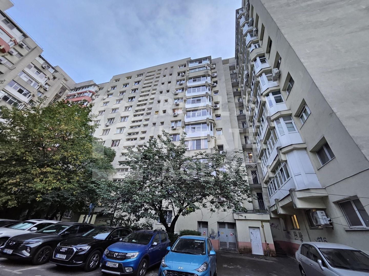 Vânzare, apartament, 3 camere, etaj 3, zona Lacul Tei - Poză 1