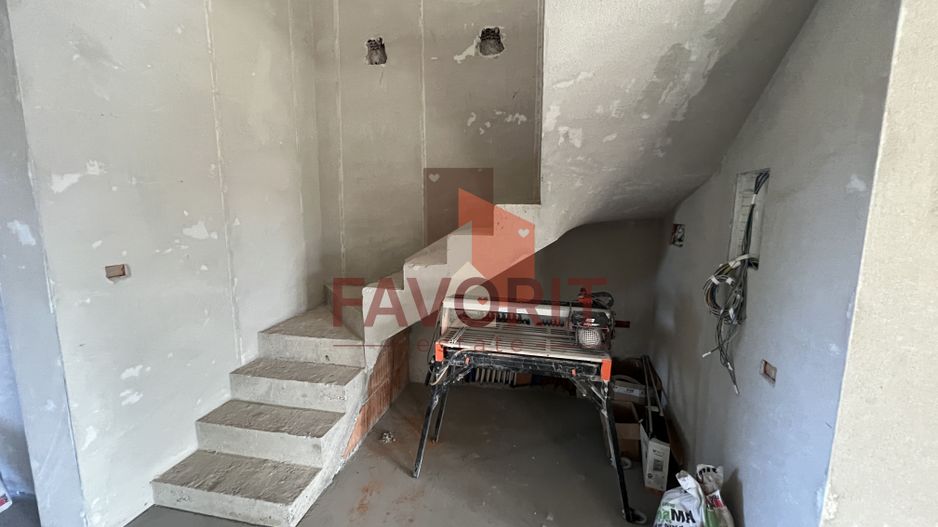 Duplex 5 camere despartit prin garaj | Giroc - Poză 20