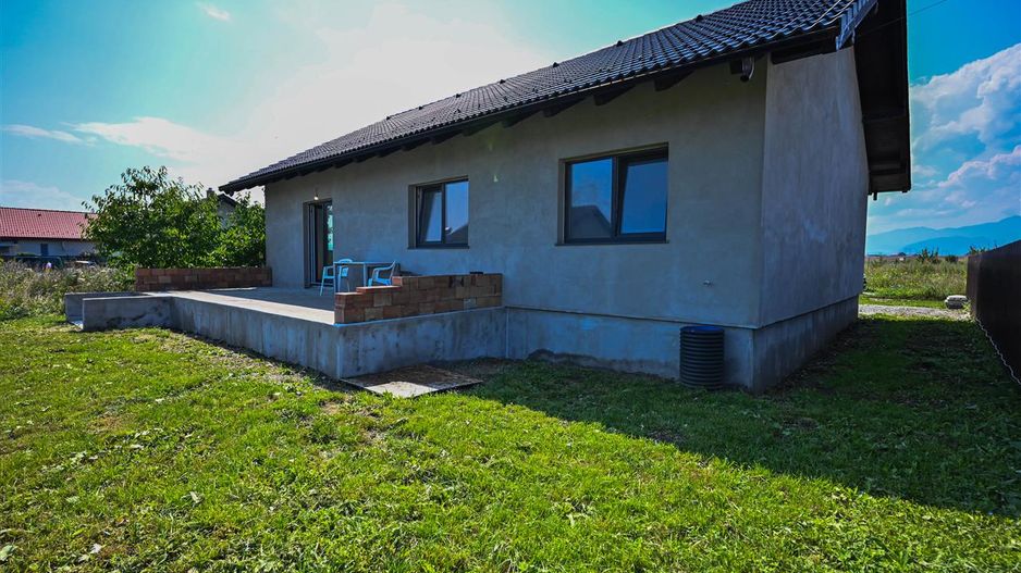 Casa personalizabila,pe un singur nivel,  pod mansardabil,pozitie cu liniste - Poză 5