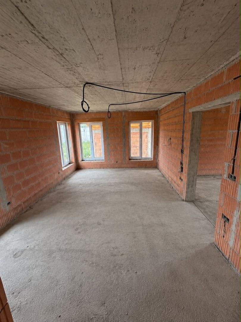 Casă la roșu de vânzare | 182 mp utili | Teren 550 mp - Poză 3