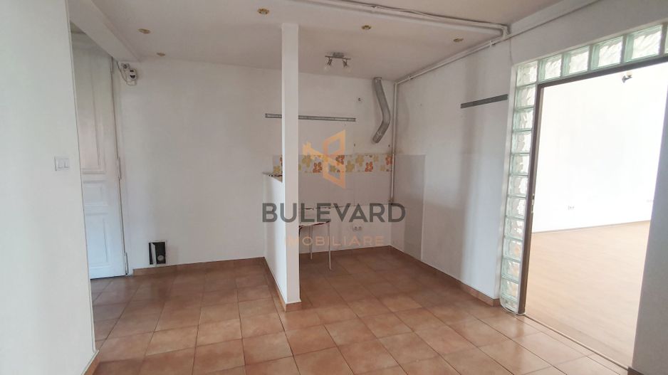 Apartament cu 3 camere, zona Centrala! - Poză 3