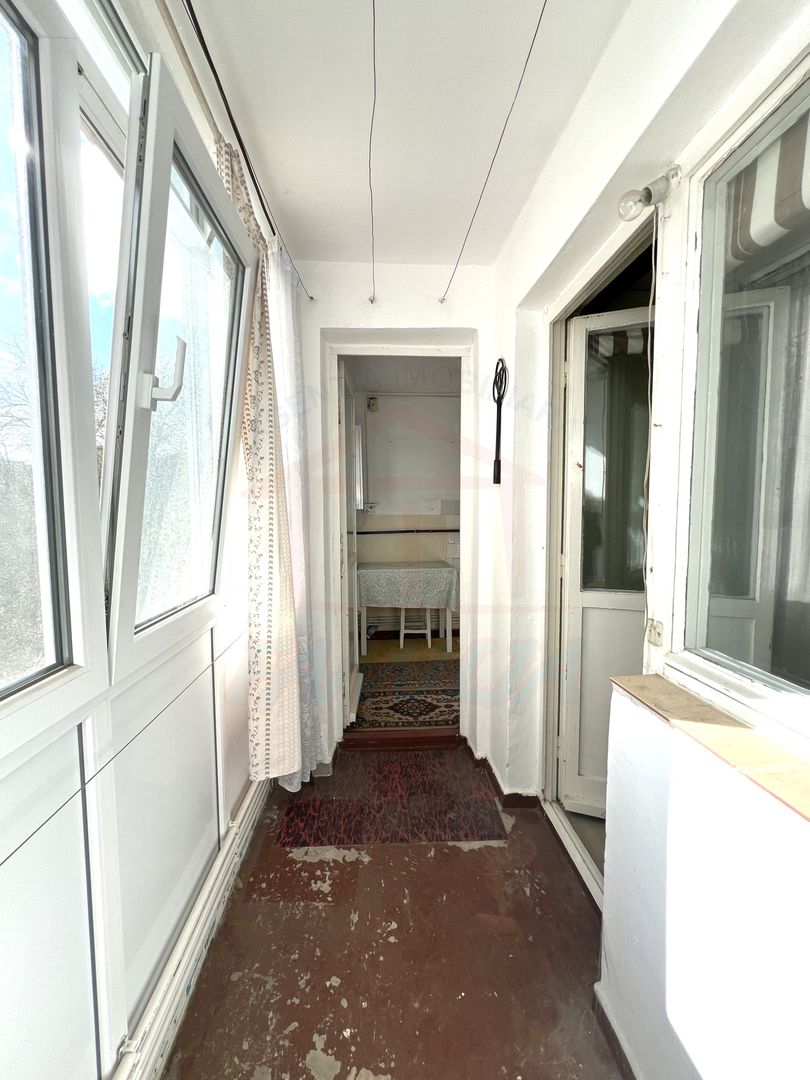 🏡 Apartament 2 camere, etaj 3, stradal – zonă excelentă Micro 40 - Poză 11