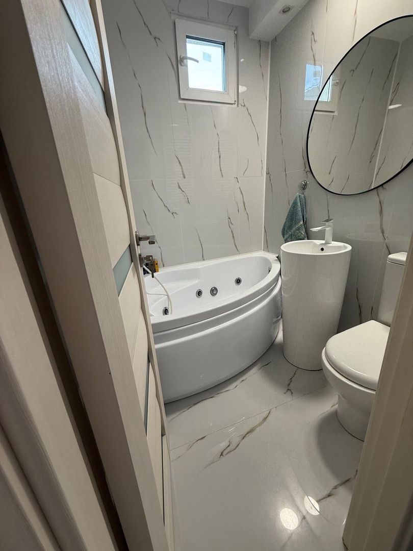 De vanzare apartament 4 camere Drumul Taberei - Poză 4