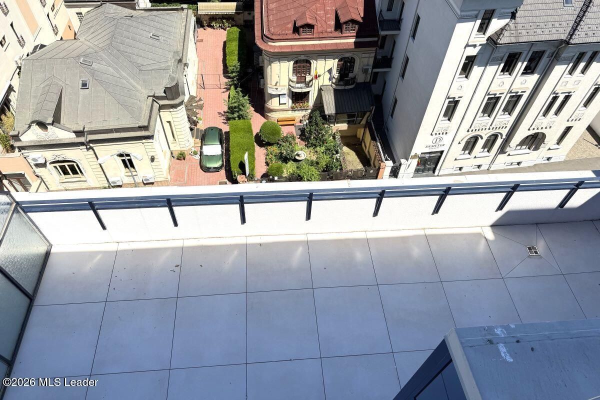 Polona - Duplex 256 mpu, 6 camere, etaje 6+7, panorama, terase 52 mp - Poză 22