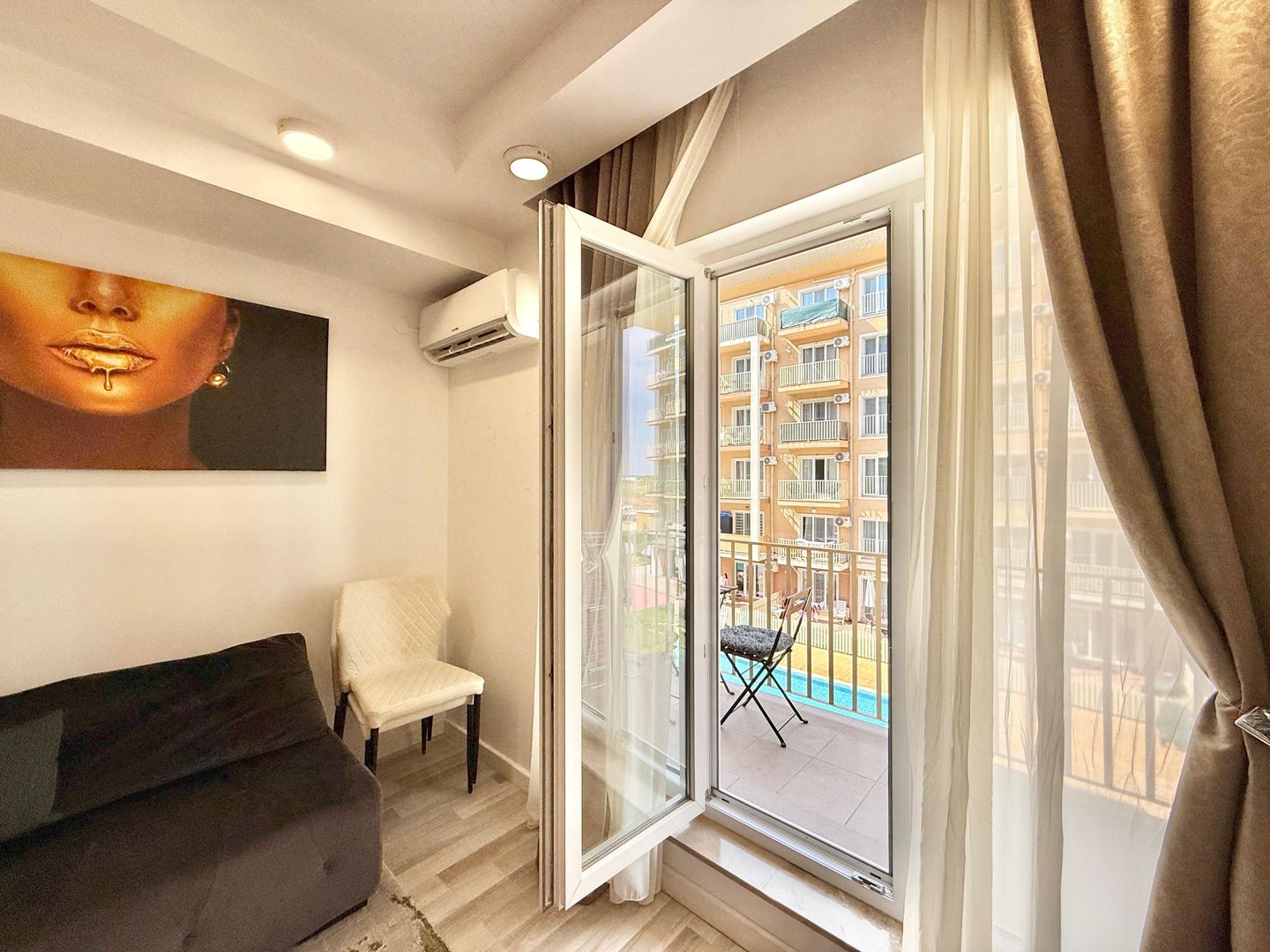 COSMOPOLIS - Apartament cu 2 camere, mobilat si utilat. - Poză 11