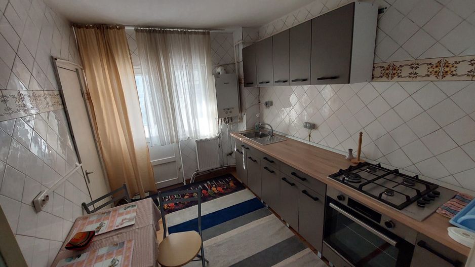 Apartament 2 camere, decomandat et.2, Ultracentral - Poză 3