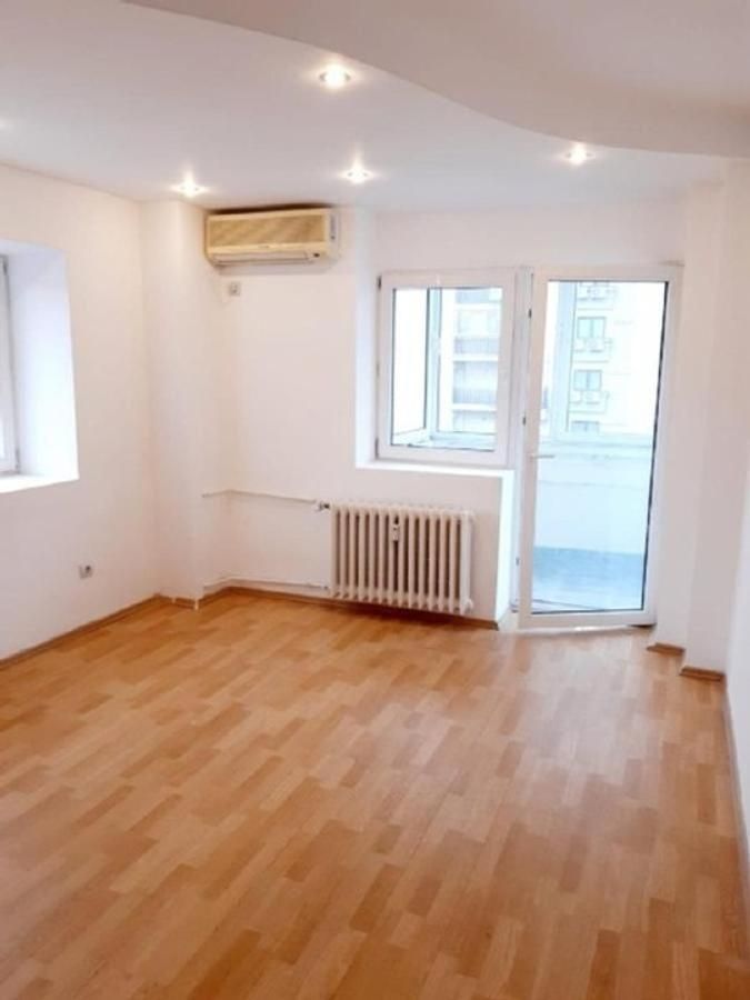 Apartament trei camere nemobilat, Piata Muncii - Poză 1