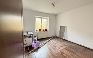3 camere cu CENTRALA PROPRIE etajul 1 - Poză 1