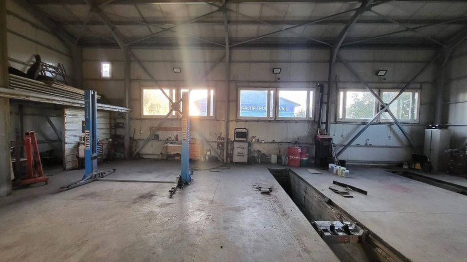 Hala zona Metro - Poză 4