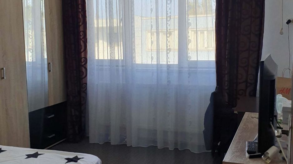 Vand apartament 2 camere - Poză 2