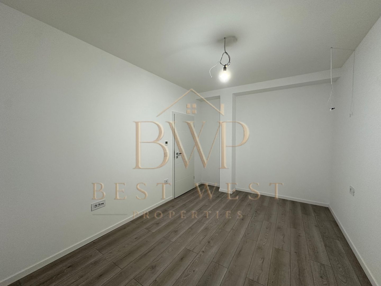 Duplex 1/2, 4 camere, 3 băi, la strada principală Mosnita Veche - Poză 11
