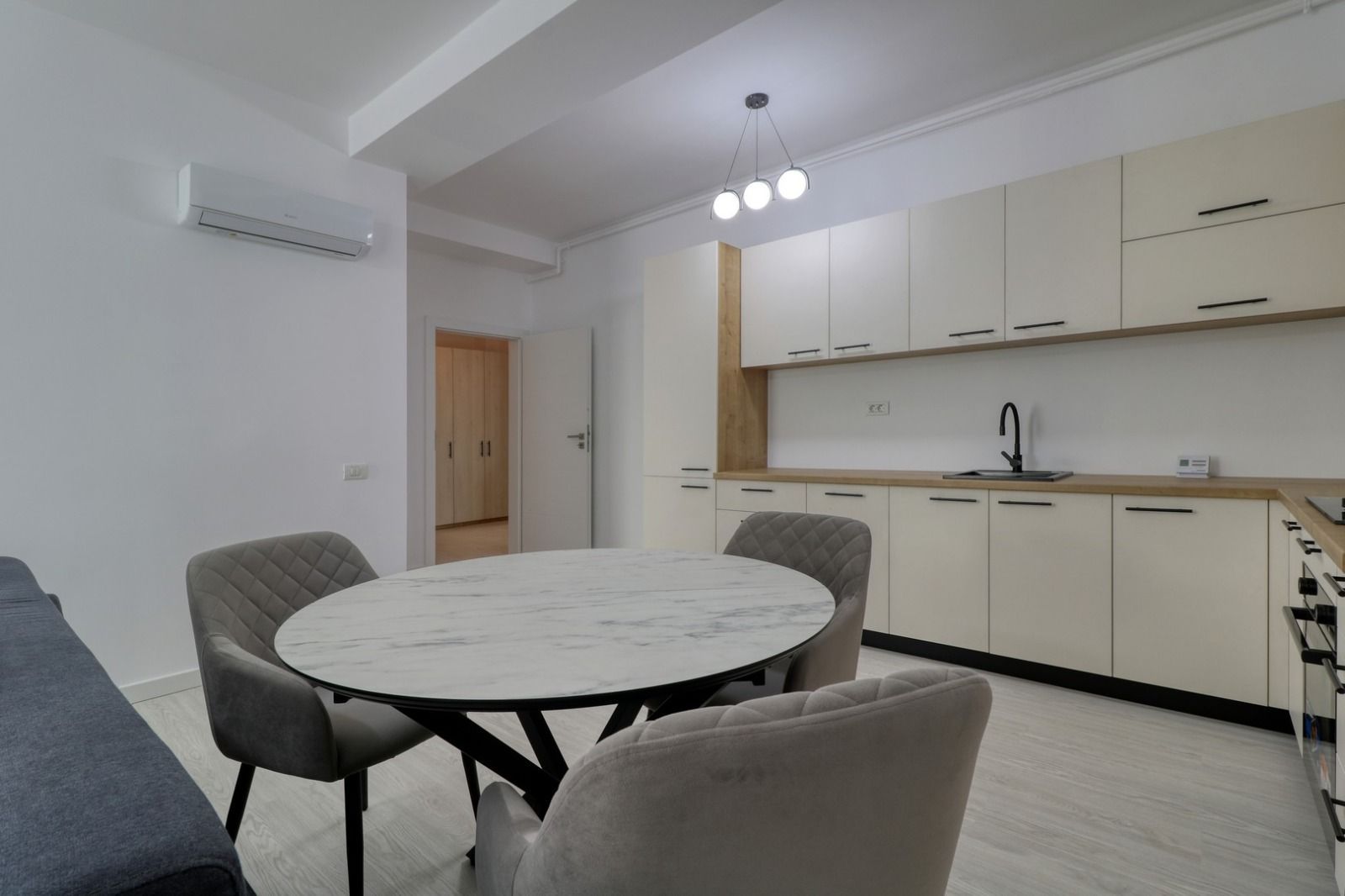 AP. 2 CAMERE DECEBAL, PRIMA INCHIRIERE, PARCARE, INCALZIRE PARDOSEALA - Poză 14