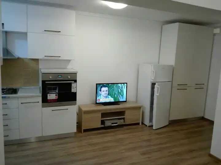 Apartament cu 2 camere- ultracentral - Poză 1