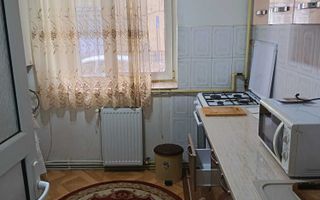 OCAZIE!Vand apart 2 camere D,50mpla Parter CU GRADINA in Galata ap de LIDL - Poză 6