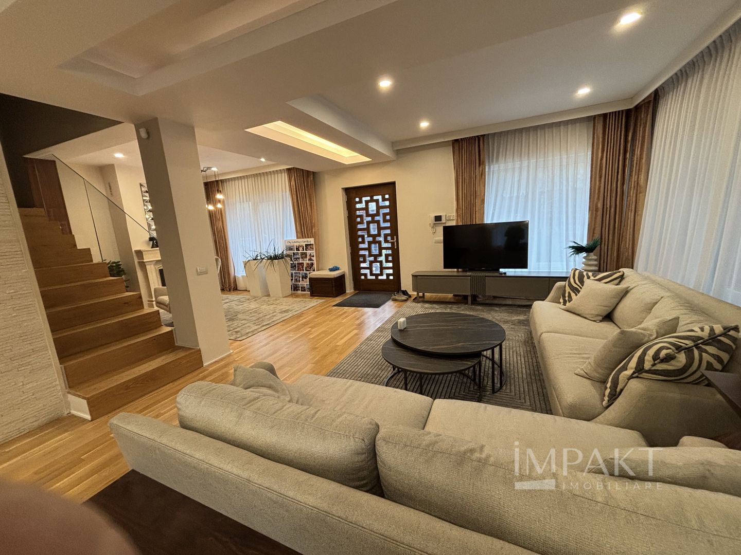 De închiriat vilă superbă Andrei Mureșanu - Poză 3