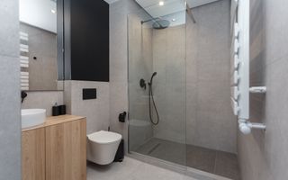 De vânzare apartament, 3 dormitoare + terasă, str. Teatrală 3, Centru. - Poză 14