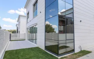 Vila in ansamblu exclusivist cu finisaje si dotări premium - Poză 12