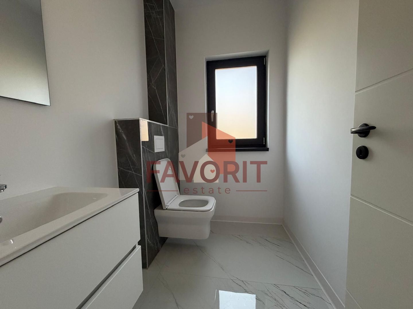 Duplex despartit | 5 camere | Garaj | Finisaje premium | 3 bai |Asfalt - Poză 18