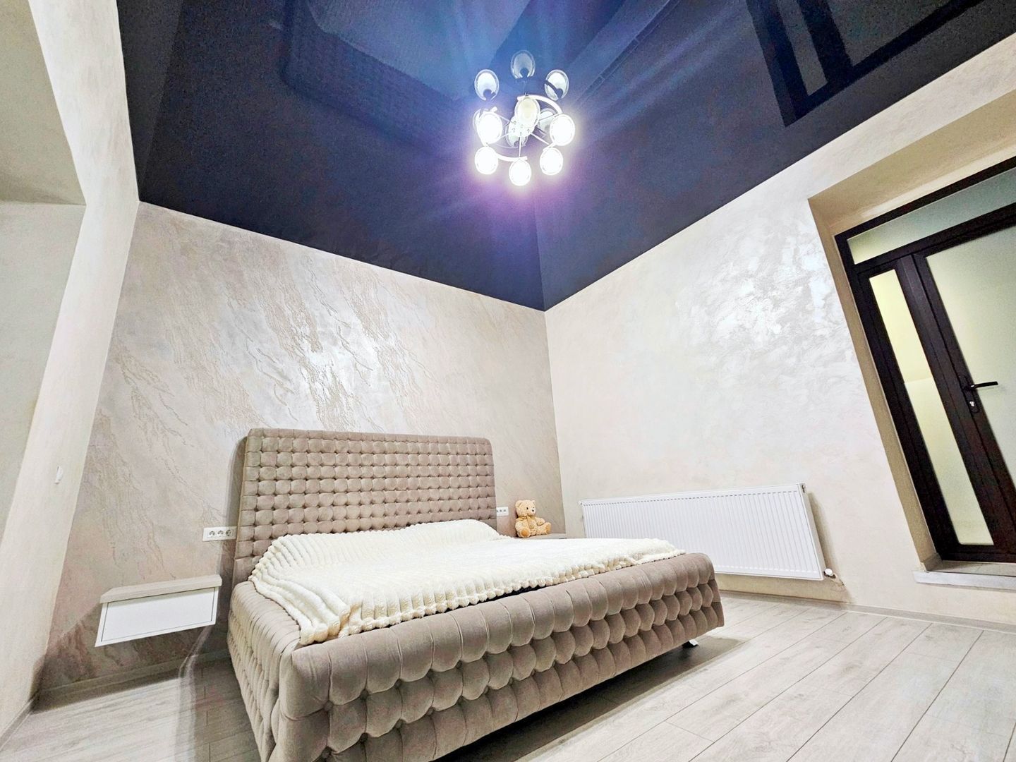 De vanzare  casa 2 camere, renovata -Piata Centrala, 89.000 euro - Poză 7