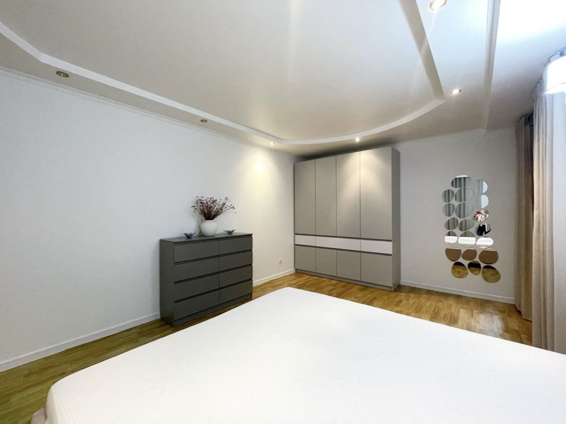 Apartament Centru! 90 m2! 2 + living! - Poză 7