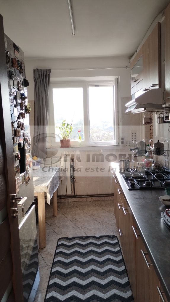 Apartament cu 3 camere decomandat, la etajul 6, in Piata Unirii ! - Poză 5