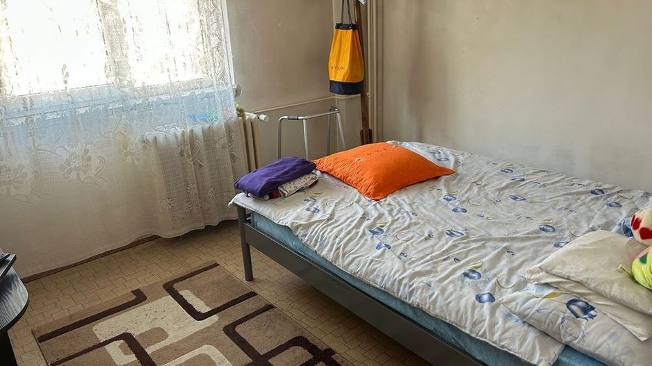 Vanzare 3 camere Titan-Nicolae Grigorescu , bloc 1984, 2 bai, NEGOCIABIL - Poză 5