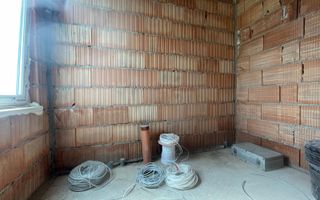 Duplex despartit prin camera tehnica, 3 dormitoare, Mosnita Noua - Poză 8