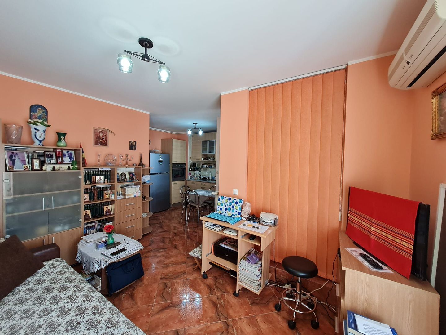 Apartament generos cu o camera - Poză 5