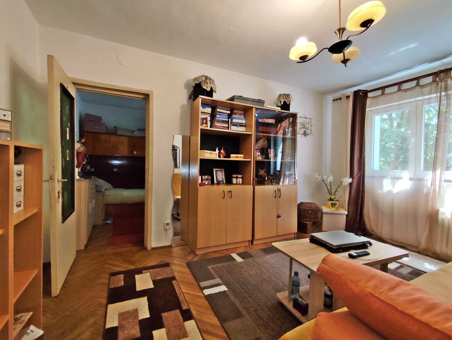 De vanzare apartament 3 camere, str.Morii, Nufarul, Oradea - Poză 2