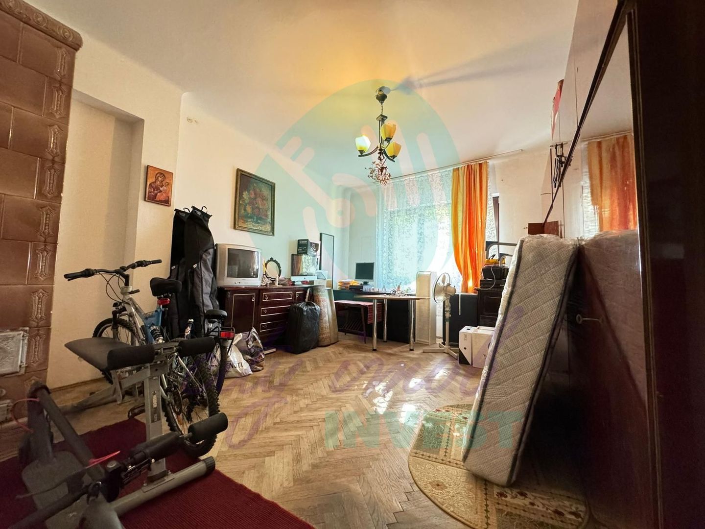Apartament spatios cu 4 camere - Poză 3