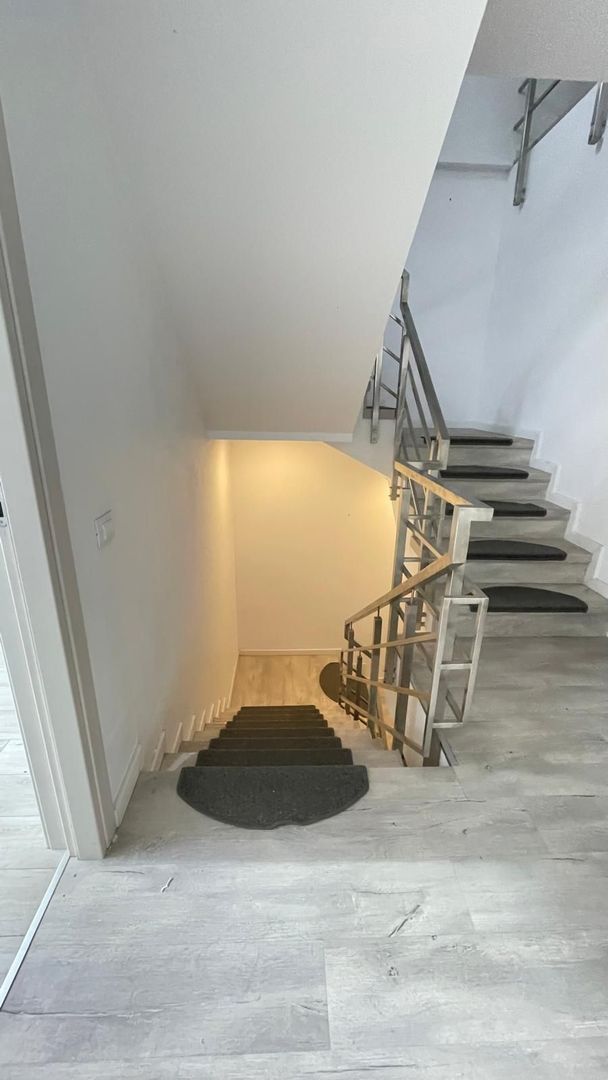 VILA DE INCHIRIAT PARCARE   BIROURI ZONA  PIPERA - Poză 13