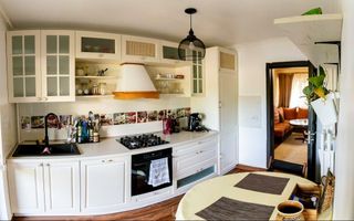 Casă complet mobilată P+1+M - Curte şi loc de parcare- - Poză 1