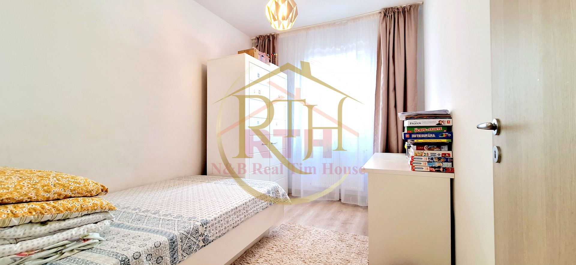 Vand apartament 3 camere mobilat si utilat, Giroc, Bulevardul Soarelui - Poză 13