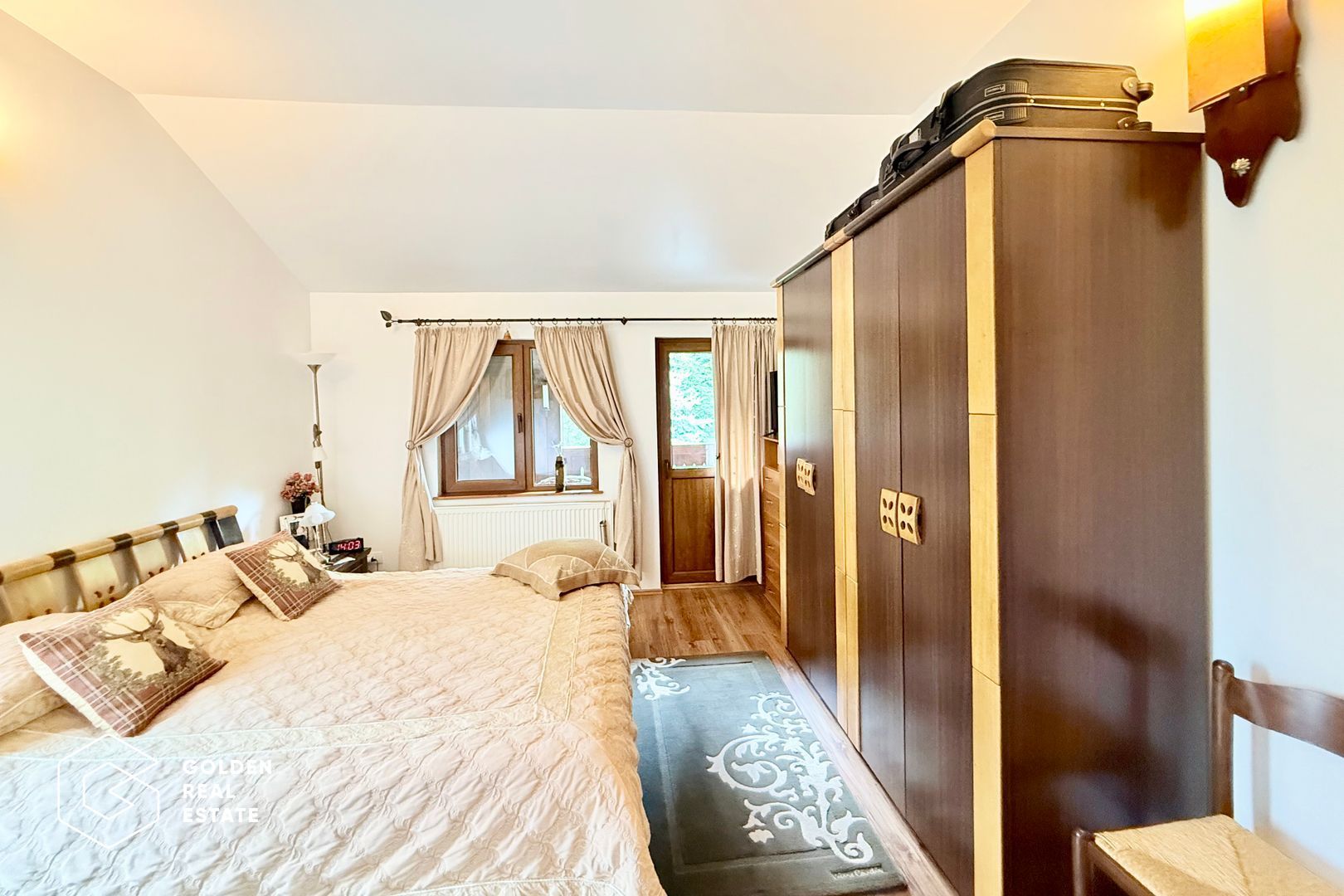 Vila de exceptie in Sinaia, mobilata, utilata, cu vedere superba - Poză 14